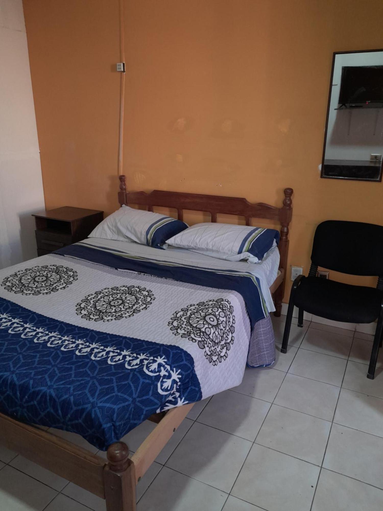 Hotel Urbano Tarija Esterno foto